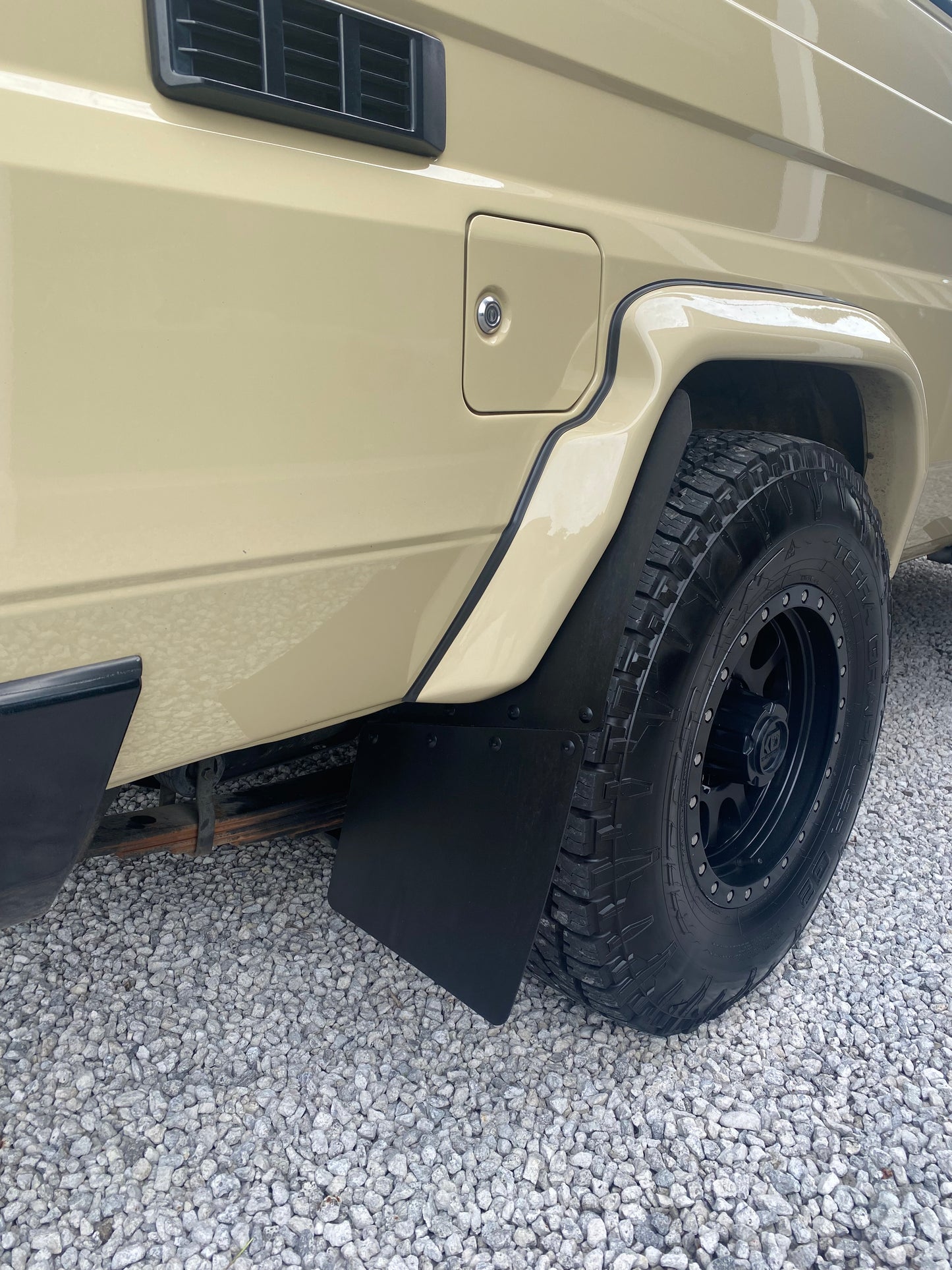 Styleworx Troopy offset mudflaps