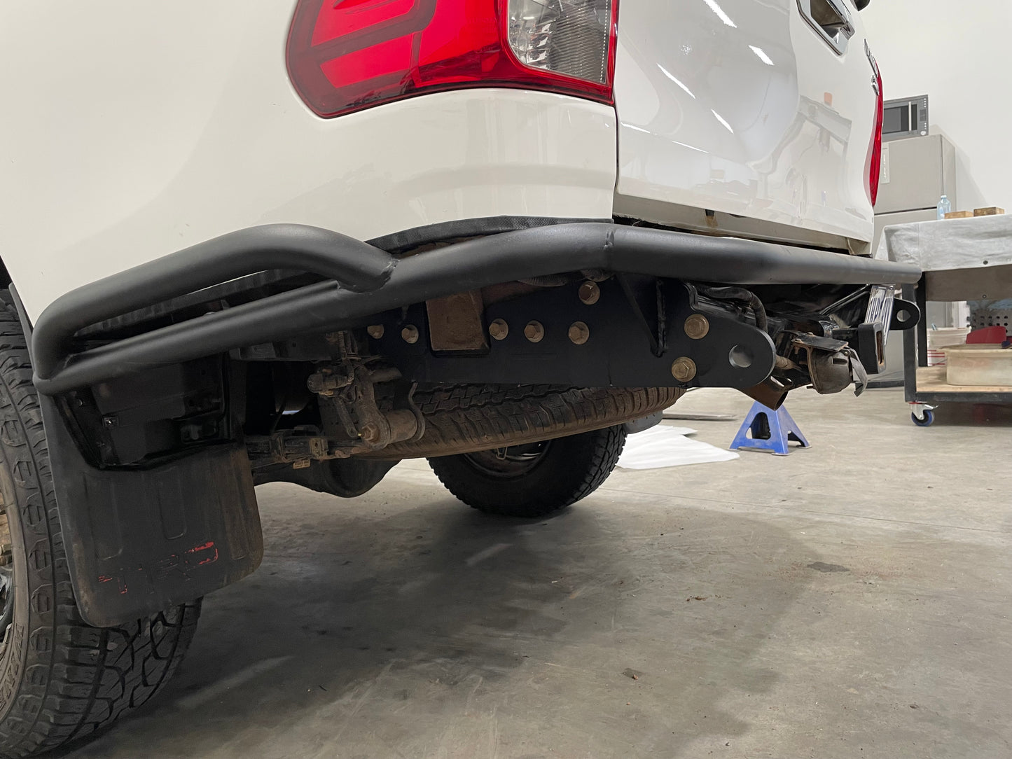 Styleworx N80 hilux tube tub chop rear bar