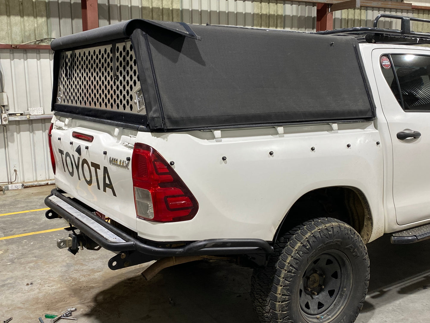 Styleworx N80 hilux tube tub chop rear bar