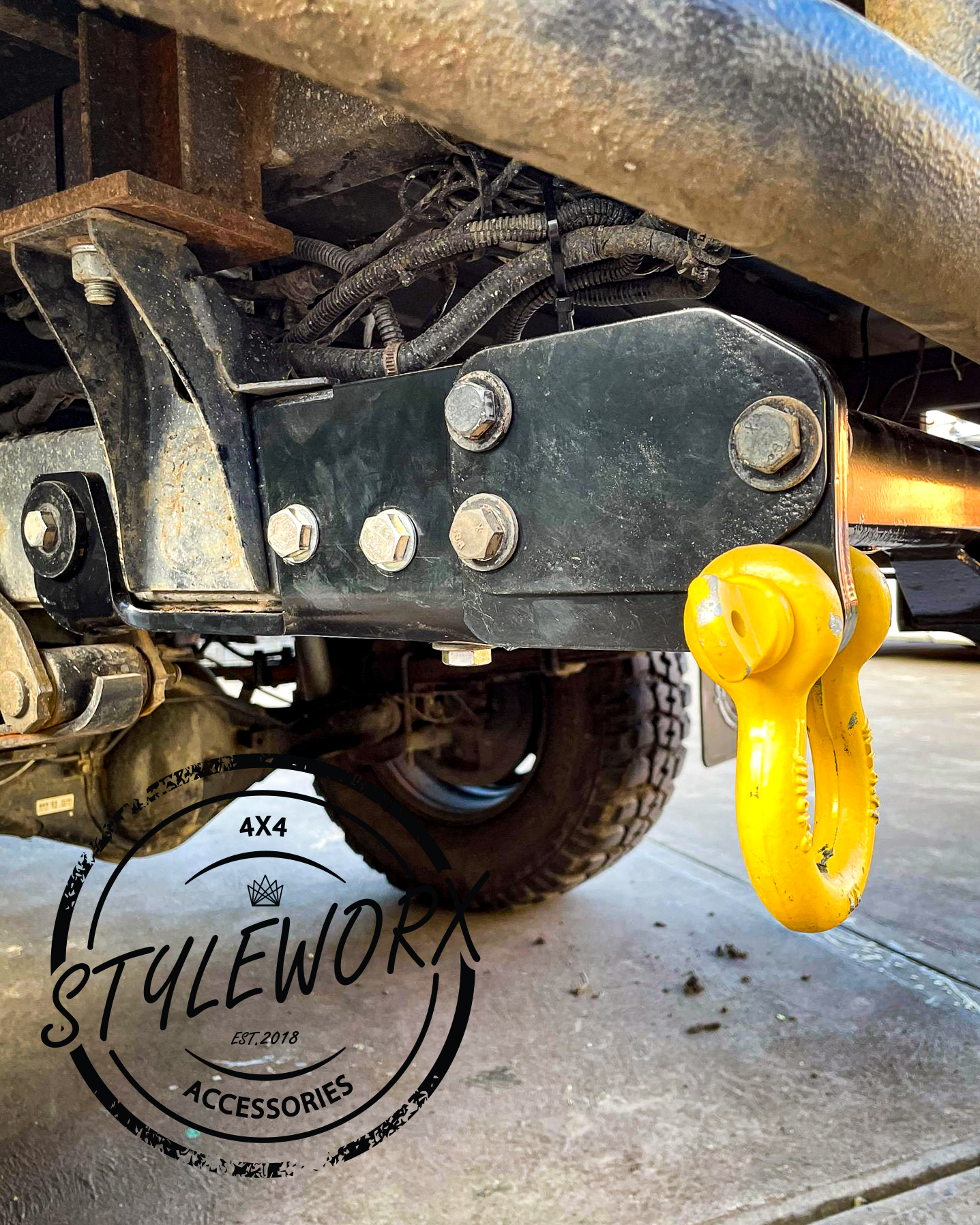 Styleworx Hilux n70 raised towbar bracket