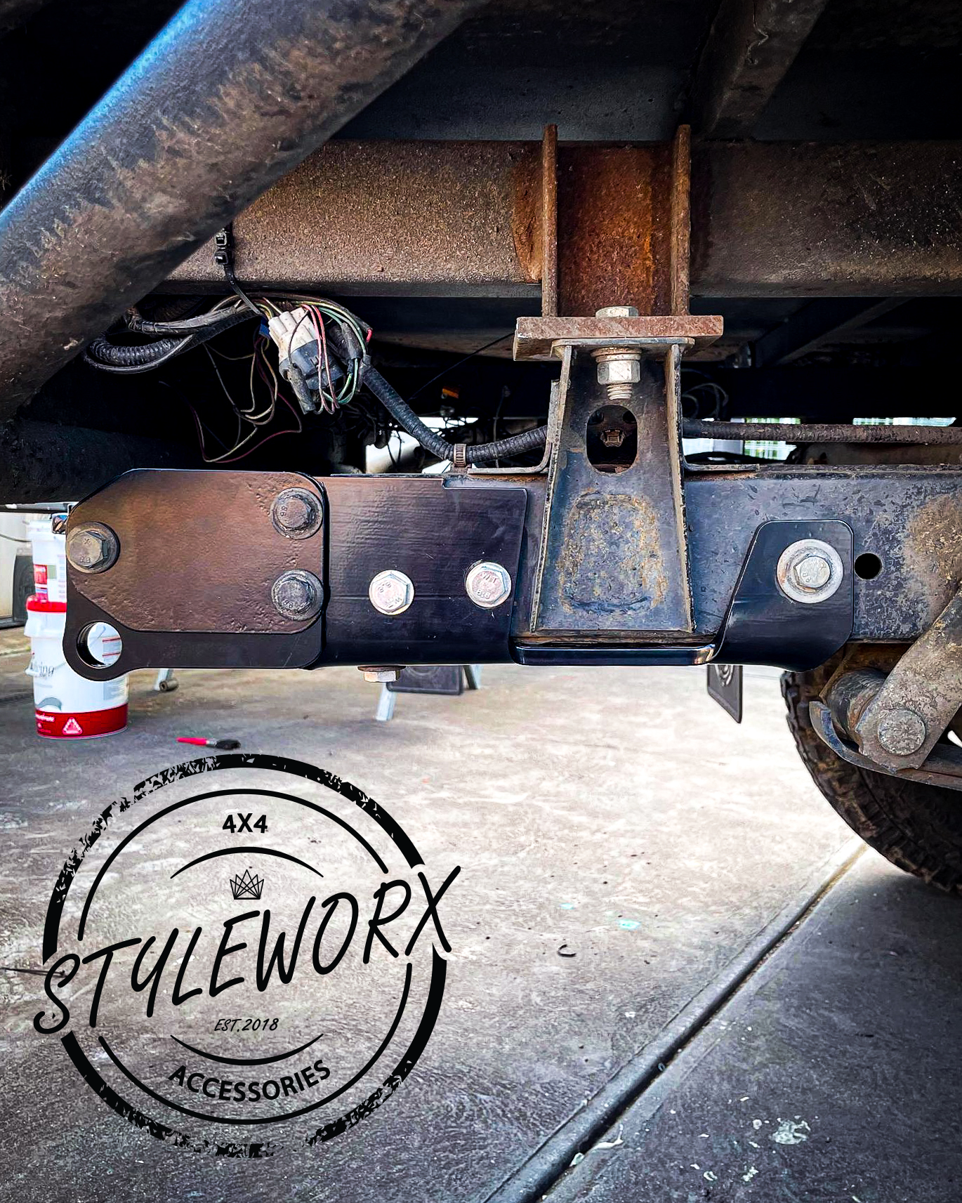 Styleworx Hilux n70 raised towbar bracket