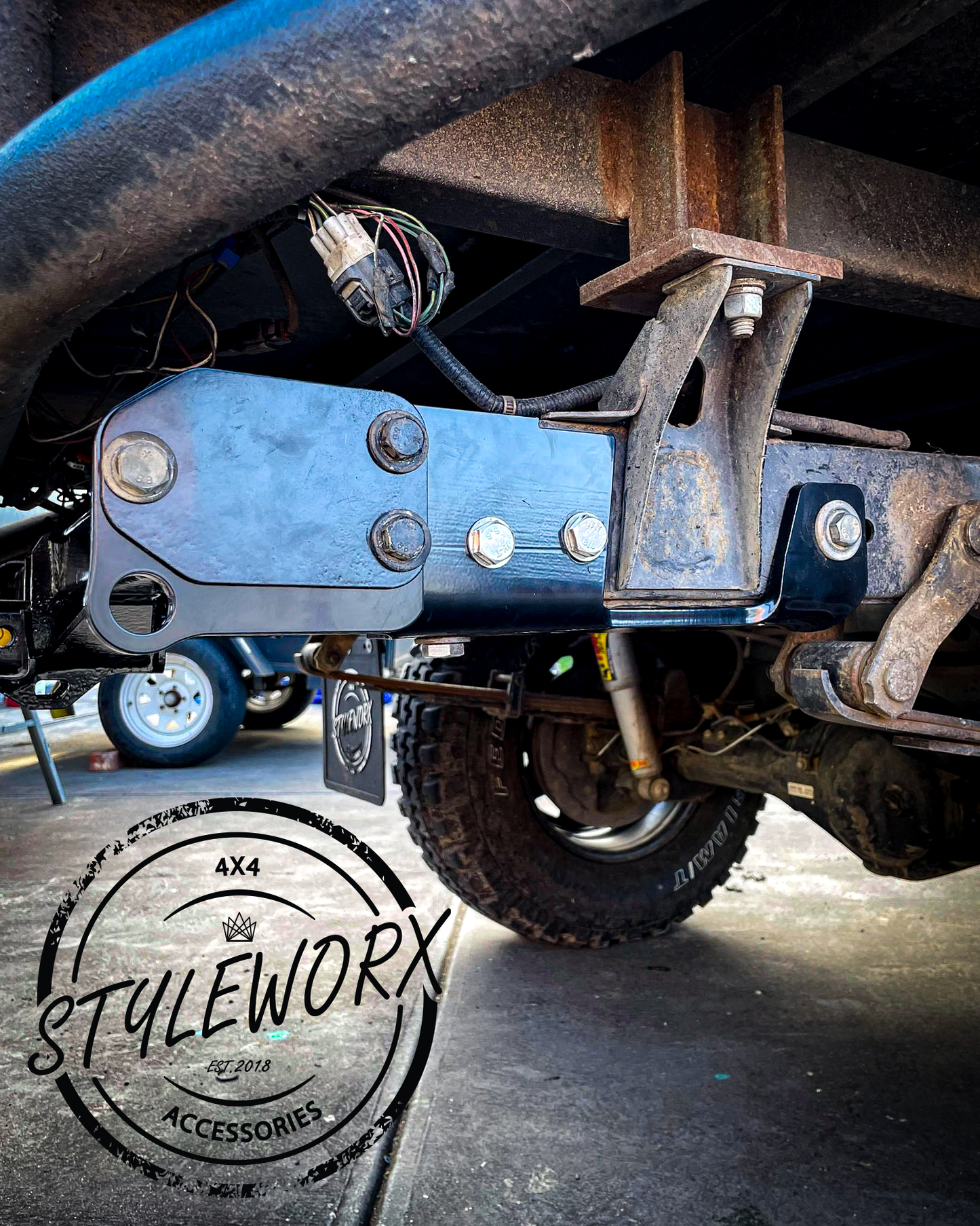 Styleworx Hilux n70 raised towbar bracket